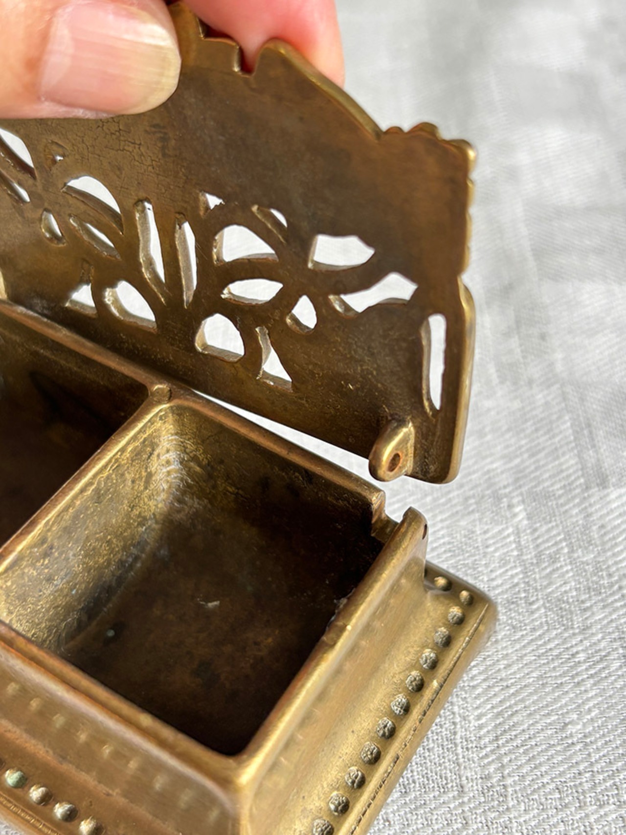 真鍮製切手入れ アールヌーボー　小物入れ　アクセサリー入れにも 12otdx13