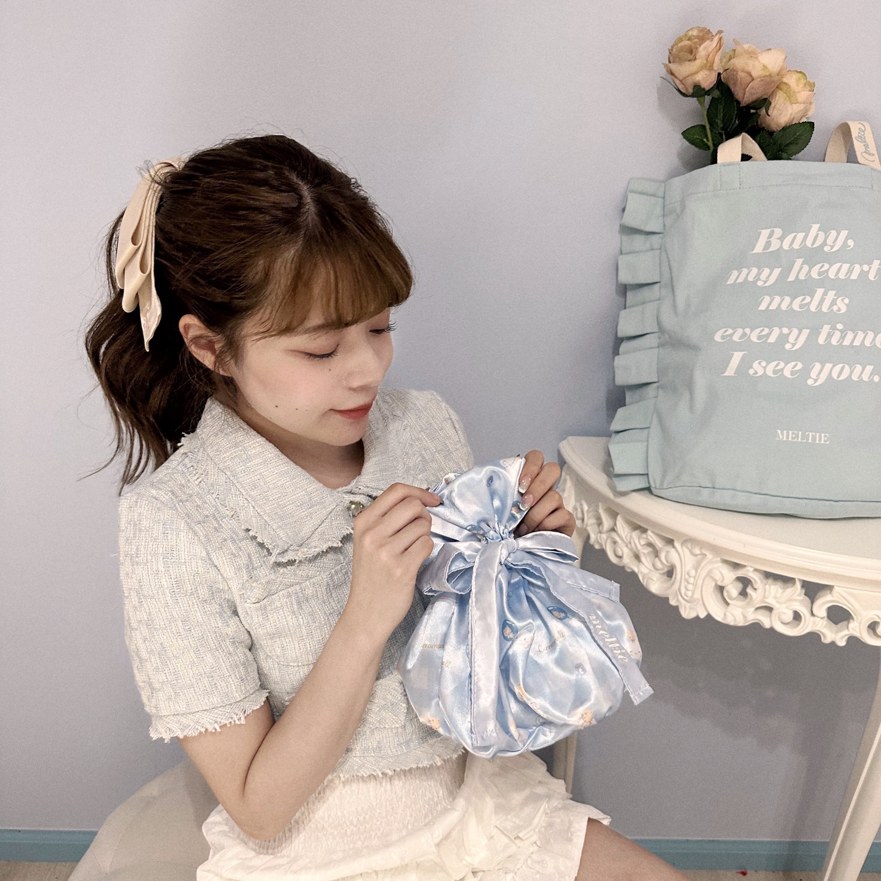 meltie×Sanrio characters satin pouch