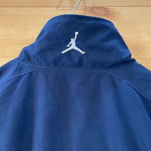 【JORDAN】ブルゾン ジャケット アウター 刺繍ロゴ ジャンプマン ワンポイント NIKE Lサイズ us古着