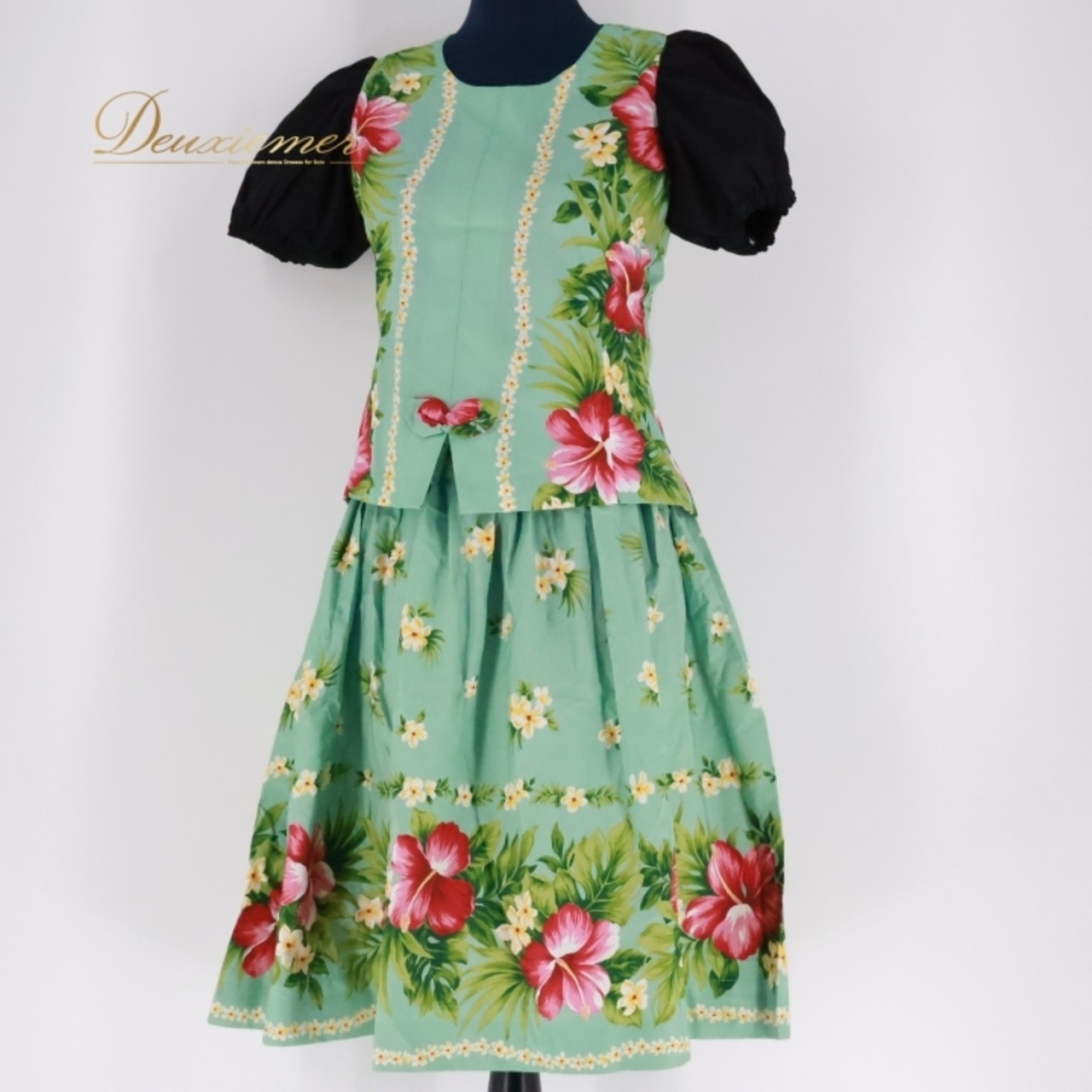 フラダンス 衣装 ツーピース セットアップ 上下セット グリーン系 ハイビスカス柄 モンステラ柄 トロピカル柄 花柄 緑 赤 白 黄 ピンク系 レッド系 ホワイト系 イエロー系 かわいい ハワイアンプリント アロハ トロピカルスタイル 夏服 パーティー衣装 フラダンス用 かわいいデザイン ウエストゴム 花柄デザイン アロハシャツ リゾート ファッション おしゃれ 軽やか カジュアルスタイル レディースファッション