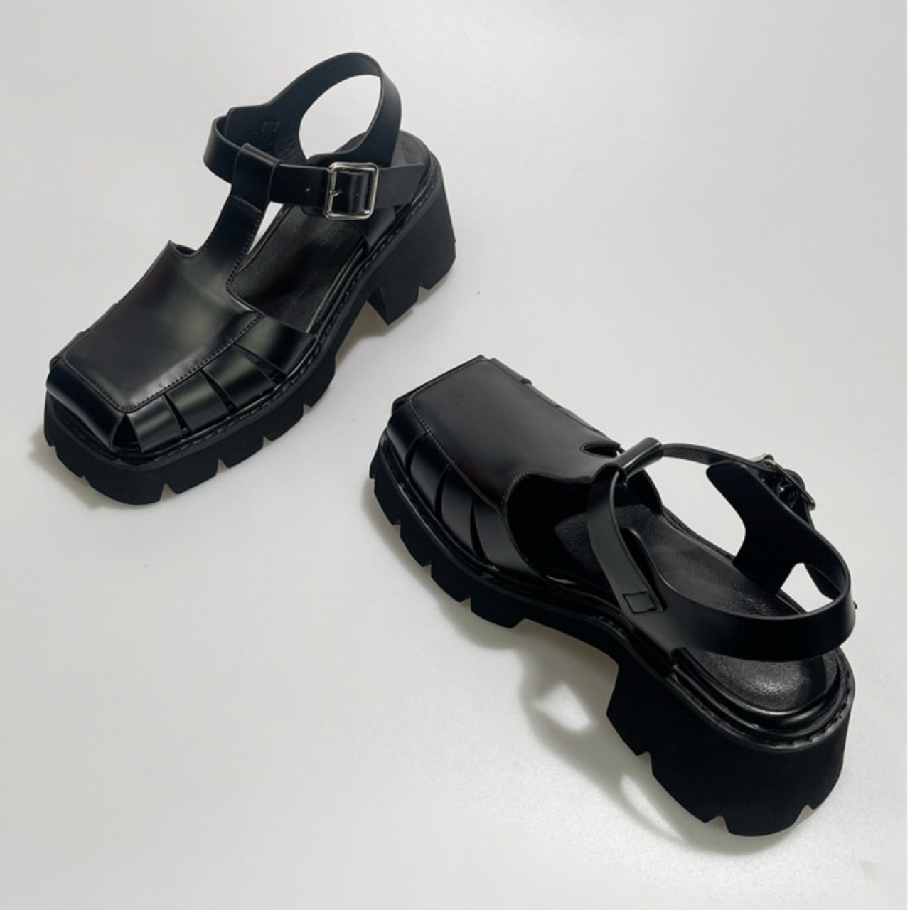 Openwork genuine leather sandals (ME359)