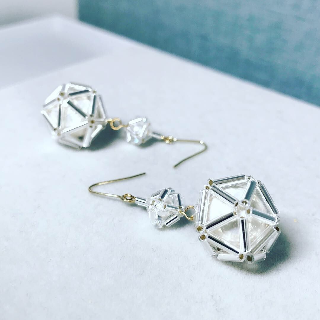 0051:2連 くす 玉シルバーカラーピアス