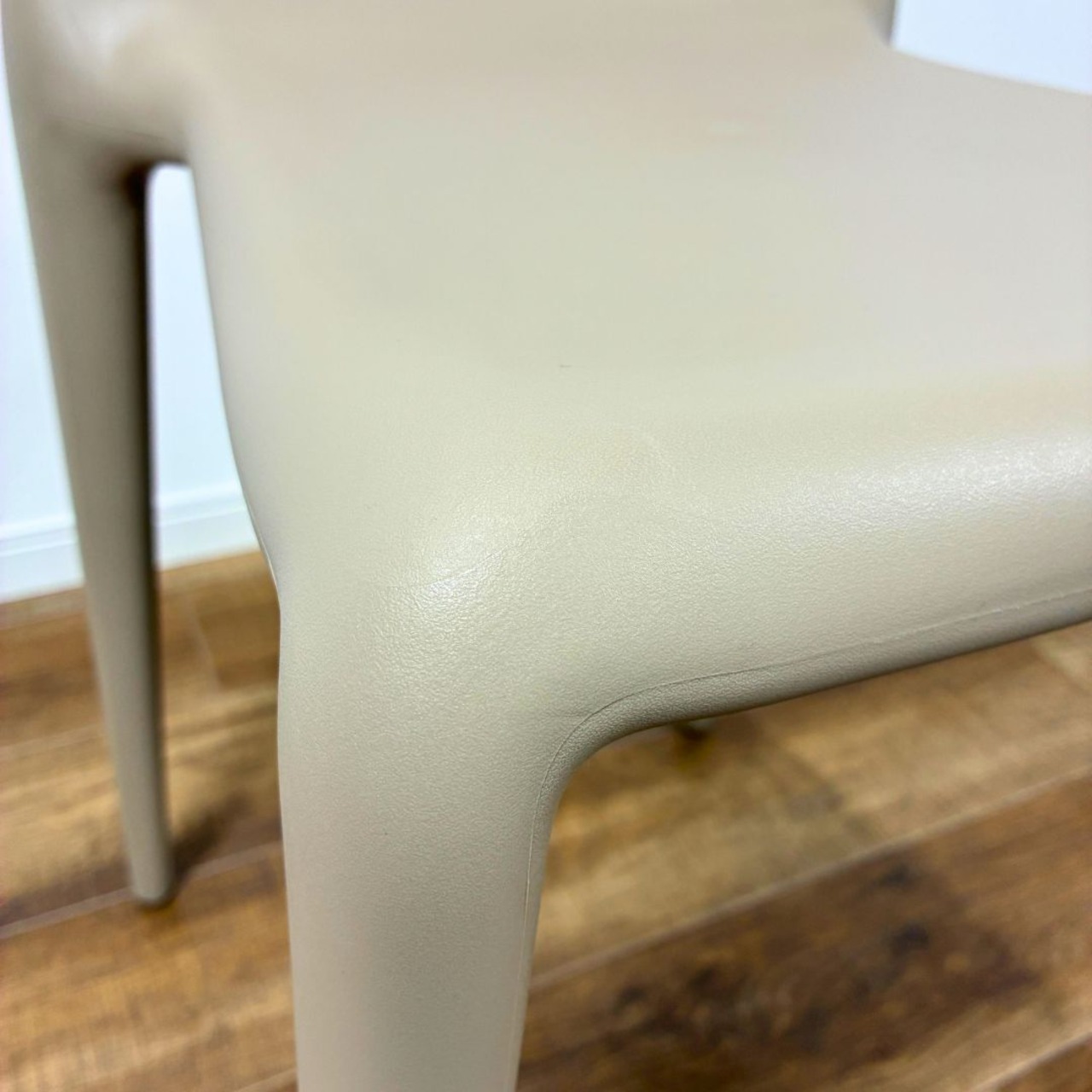 MAGIS マジス YUYU beige ユユ スツール デザイナーズ家具 ベージュ系【展示品】【160サイズ】