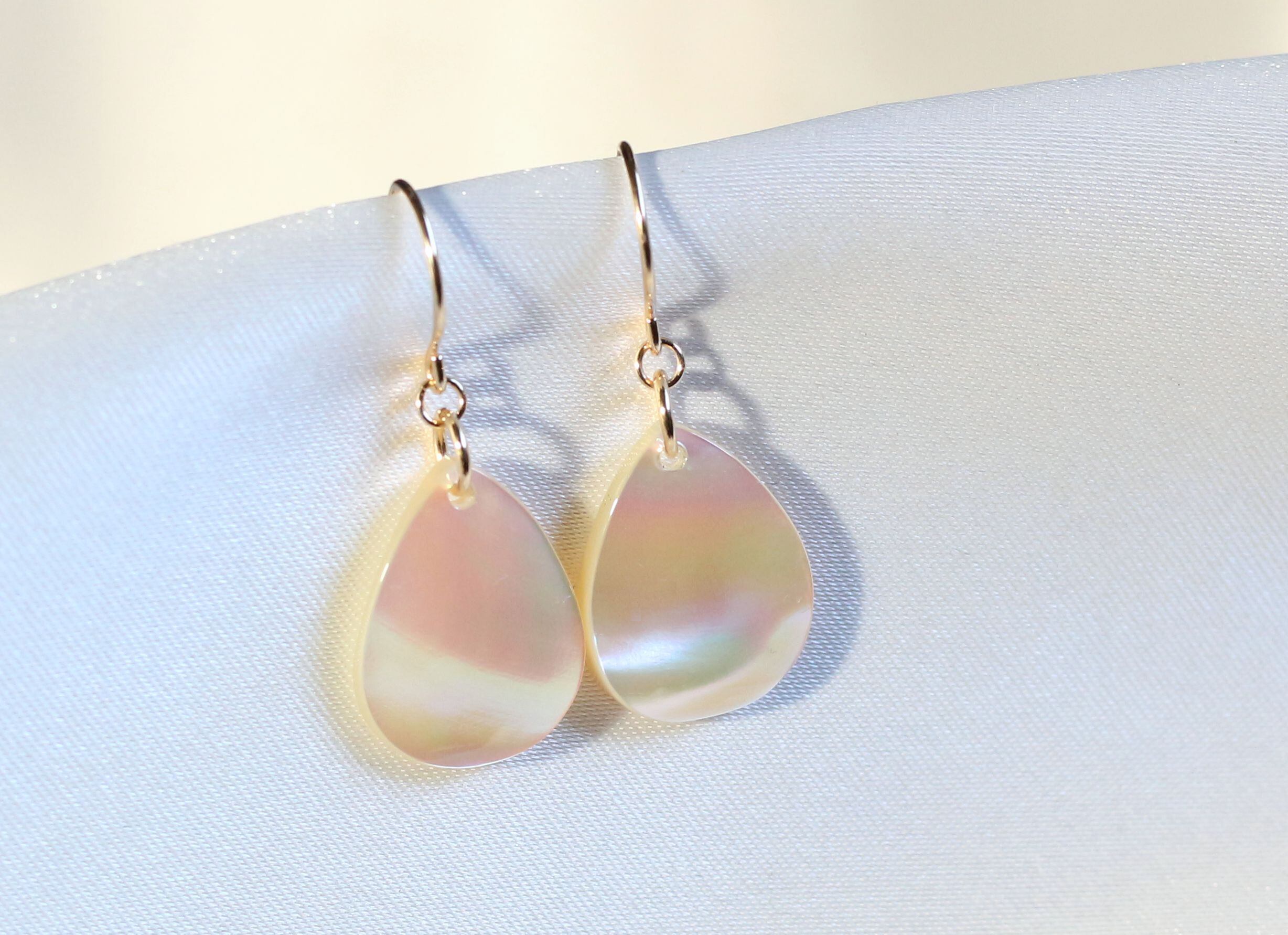 K18YG 夜光貝のピアス | Atelier Ozaki