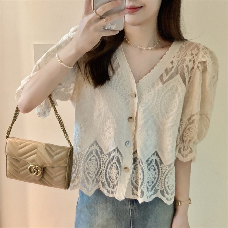 大きいサイズ トップス レディース ブラウス XL 2XL 3XL 4XL カーディガン 羽織り 半袖 5分丈 Vネック 前開き ボタン レース 刺繍 シースルー シアー 透け感 かわいい 大人可愛い きれいめ シンプル 上品 清楚 おしゃれ お洒落 綺麗 こなれ感 ラブリー キュート ガーリー レトロ オフィス OL 通勤 デート お出かけ 女子会 休日 パーティー 送料無料 アプリコット ホワイト 白 春 夏 10代 20代 30代 韓国 韓国系 普段使い 定番 トレンド 着回し ファッション コーデ