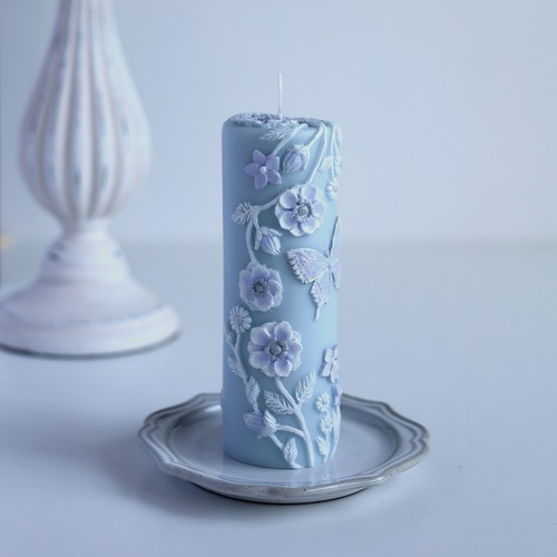 レリーフキャンドル「蝶とアネモネの園」ブルー×ホワイト