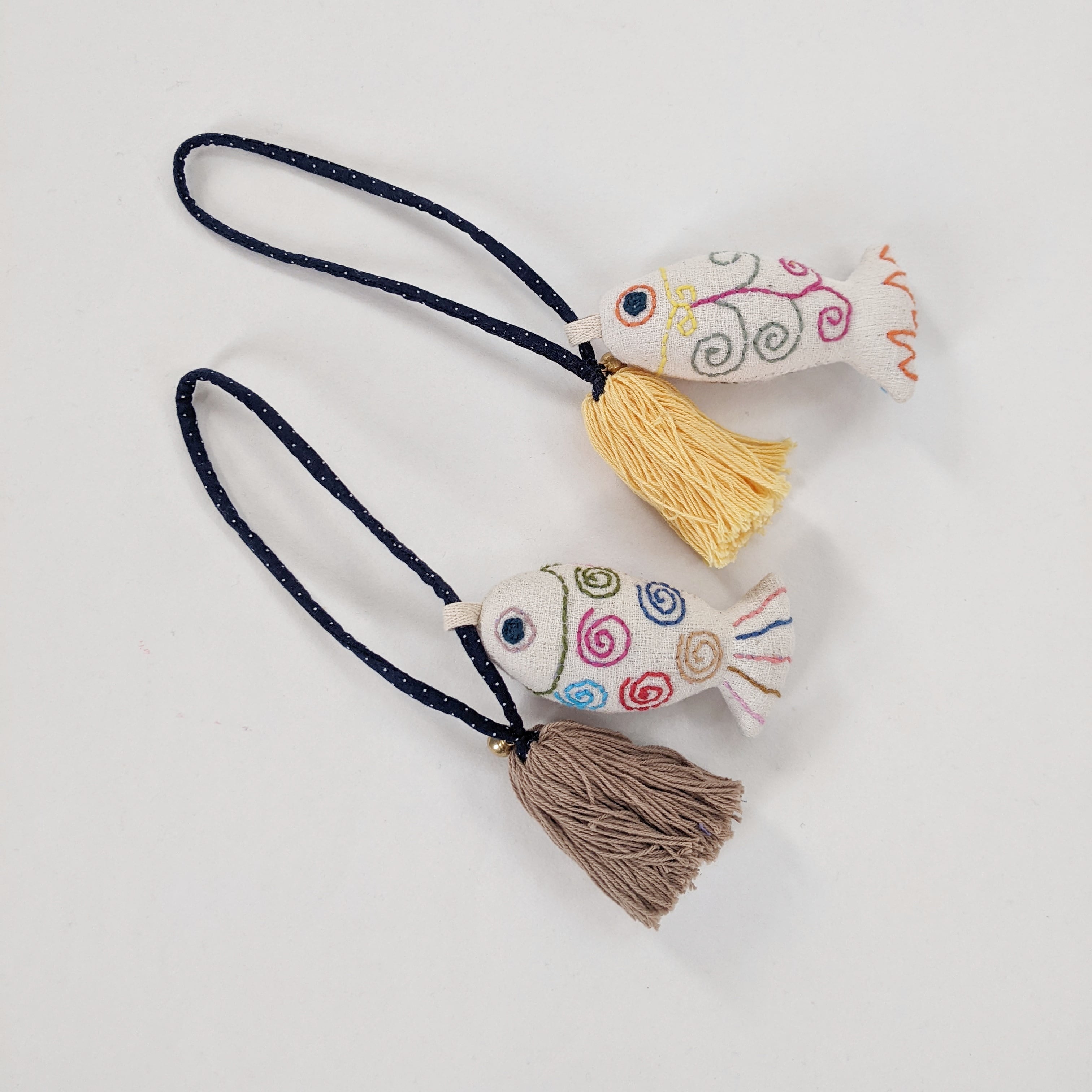 チェンマイ カラフルお魚タッセルバッグチャーム | sora to tori