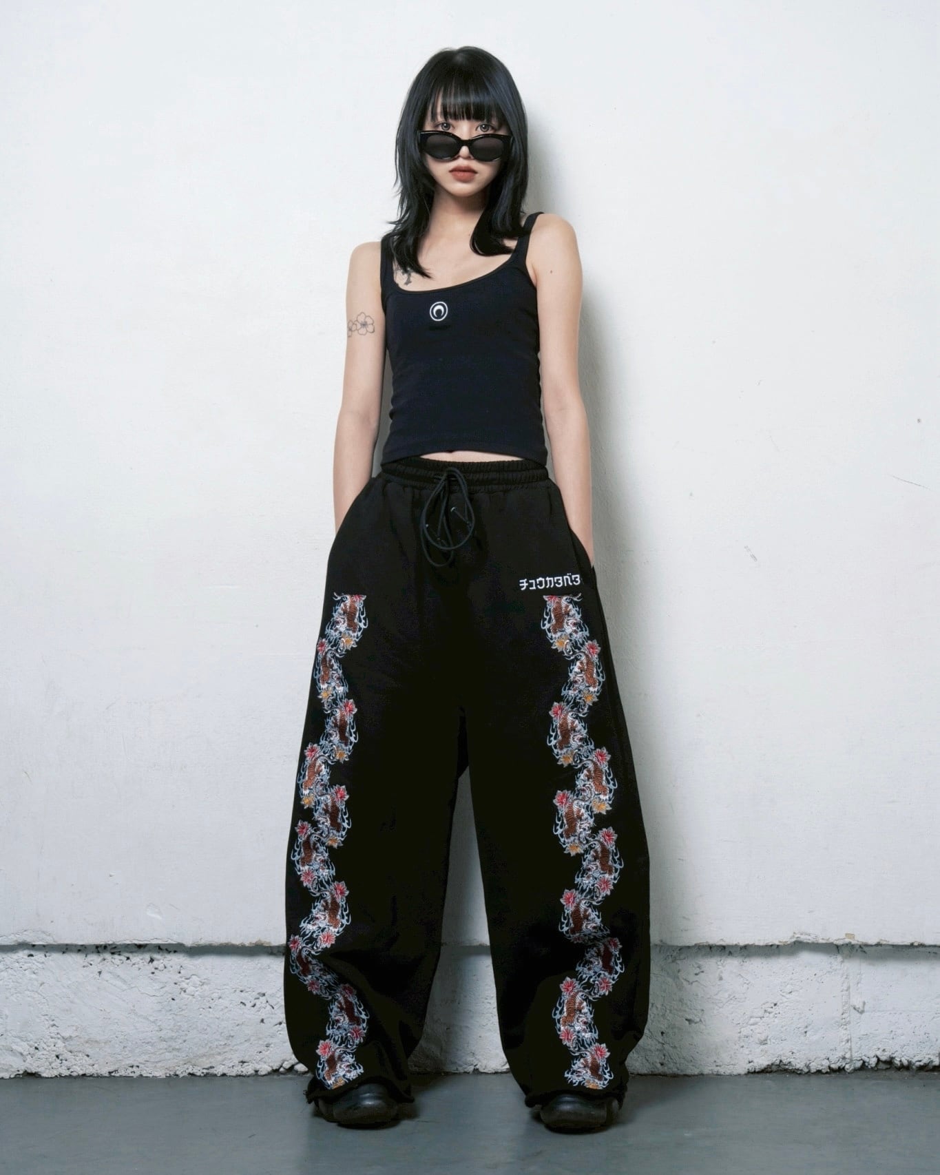Tigar line sweat pants/Black | チュウカタベタイ