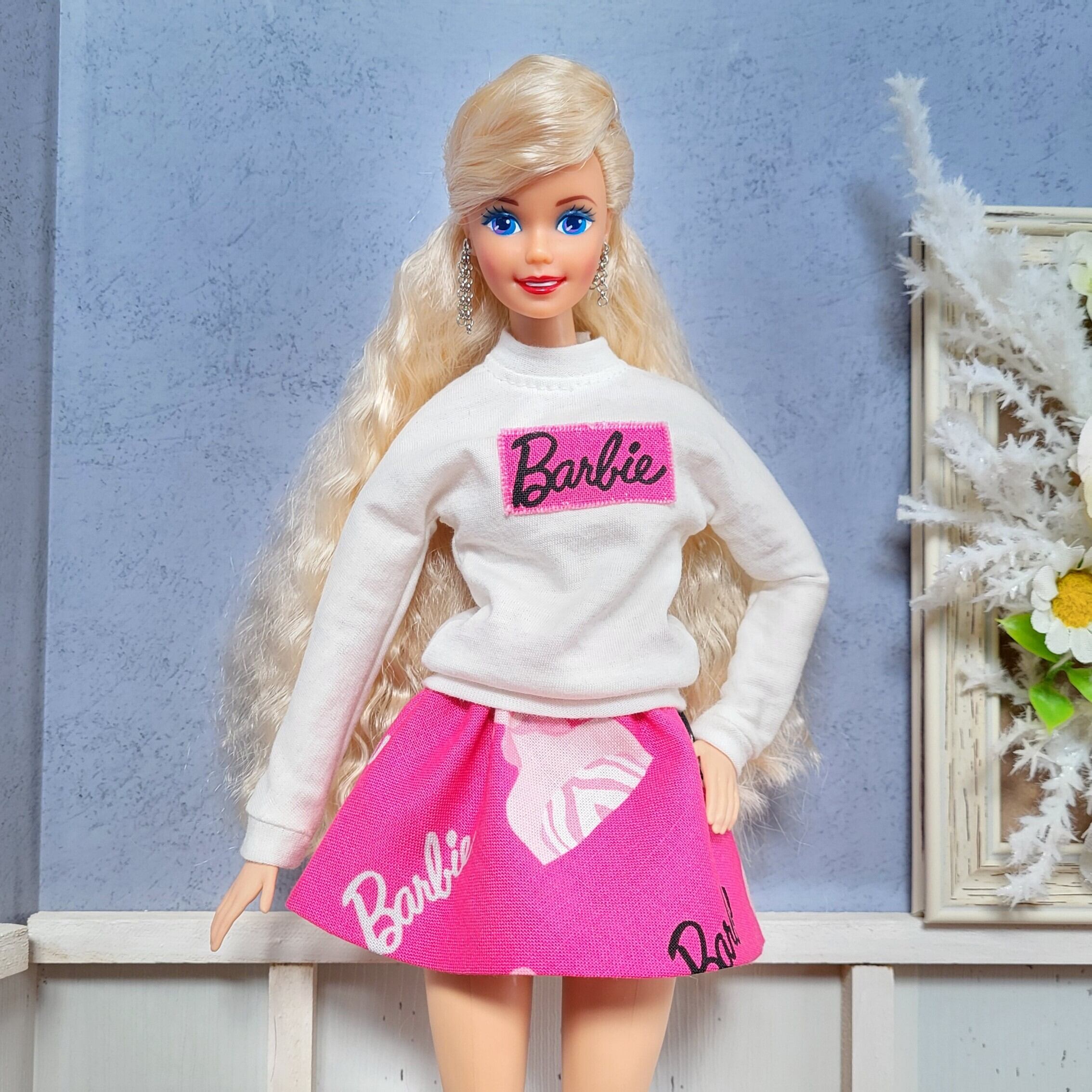 カラーピンクBarbie バービー　フォーマルスーツ　150cm