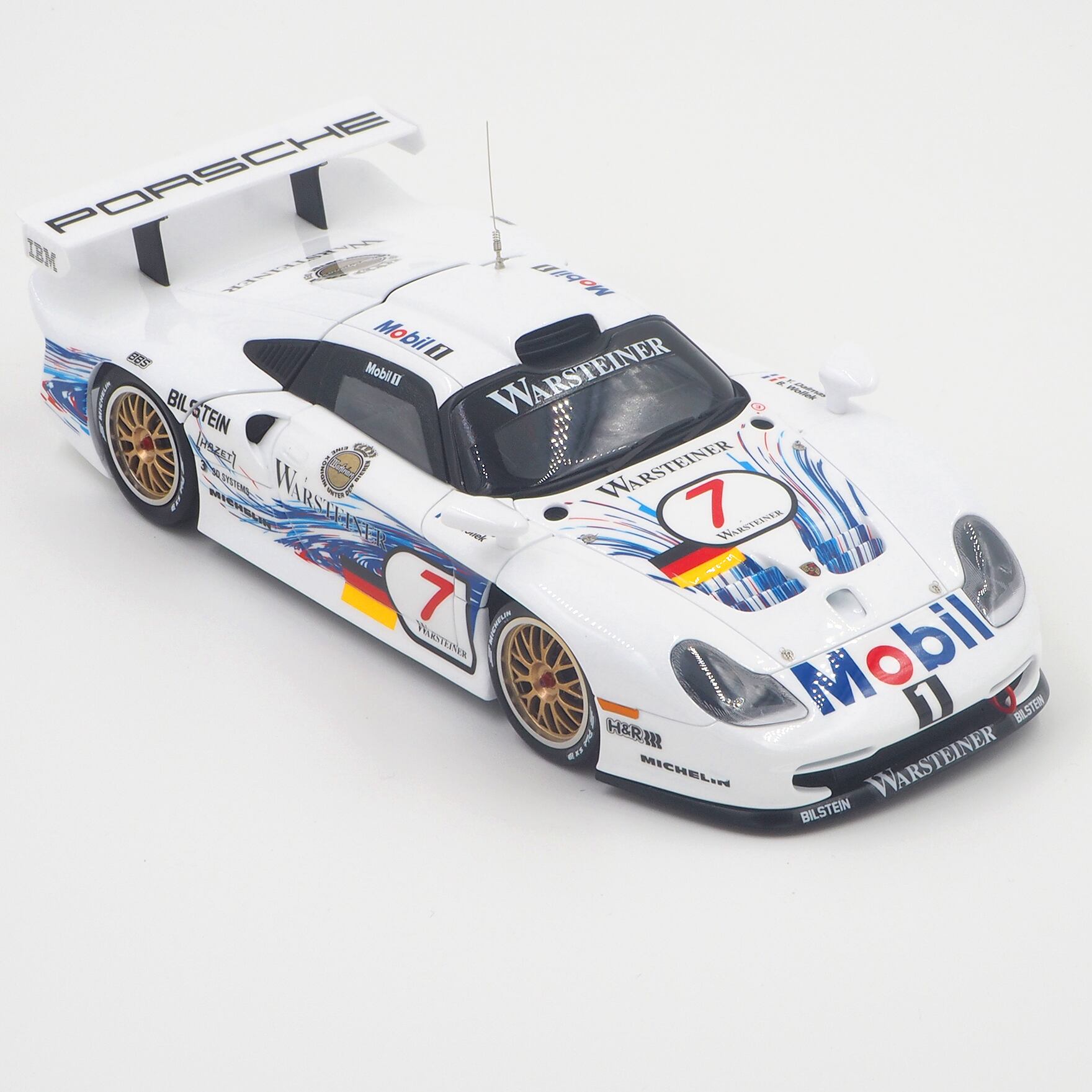 UTモデル1/18ポルシェ911GT1(希少)