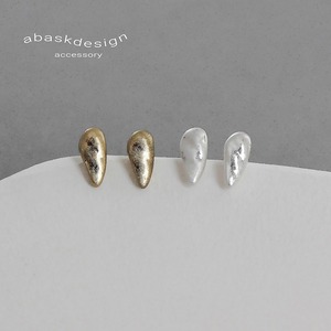 【ネコポス便】ピアス ニュアンスドロップ マットメタル SS ピアス つや消し ヴィンテージ風 合金 2501