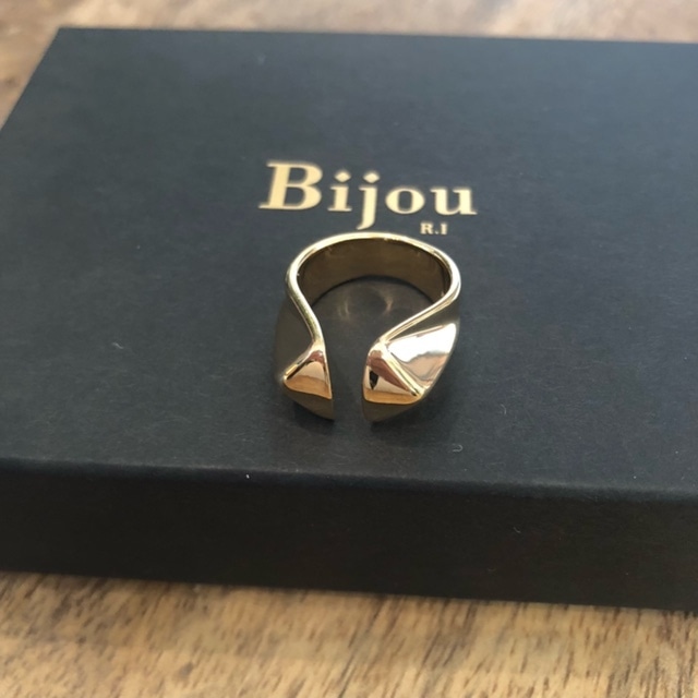 Bijou R.I-TRIANGLE RING