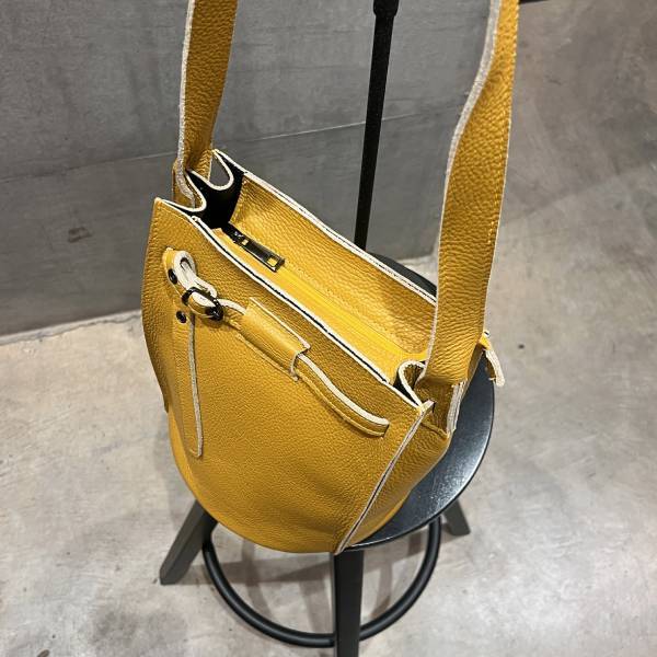 牛革 グレインレザー バケツ型ショルダーバッグ イエロー ユニセックス