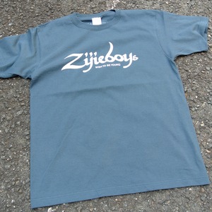 Zijieboys & CAL8175 "Zijieboys Logo" T-Shirt ／デニムブルー