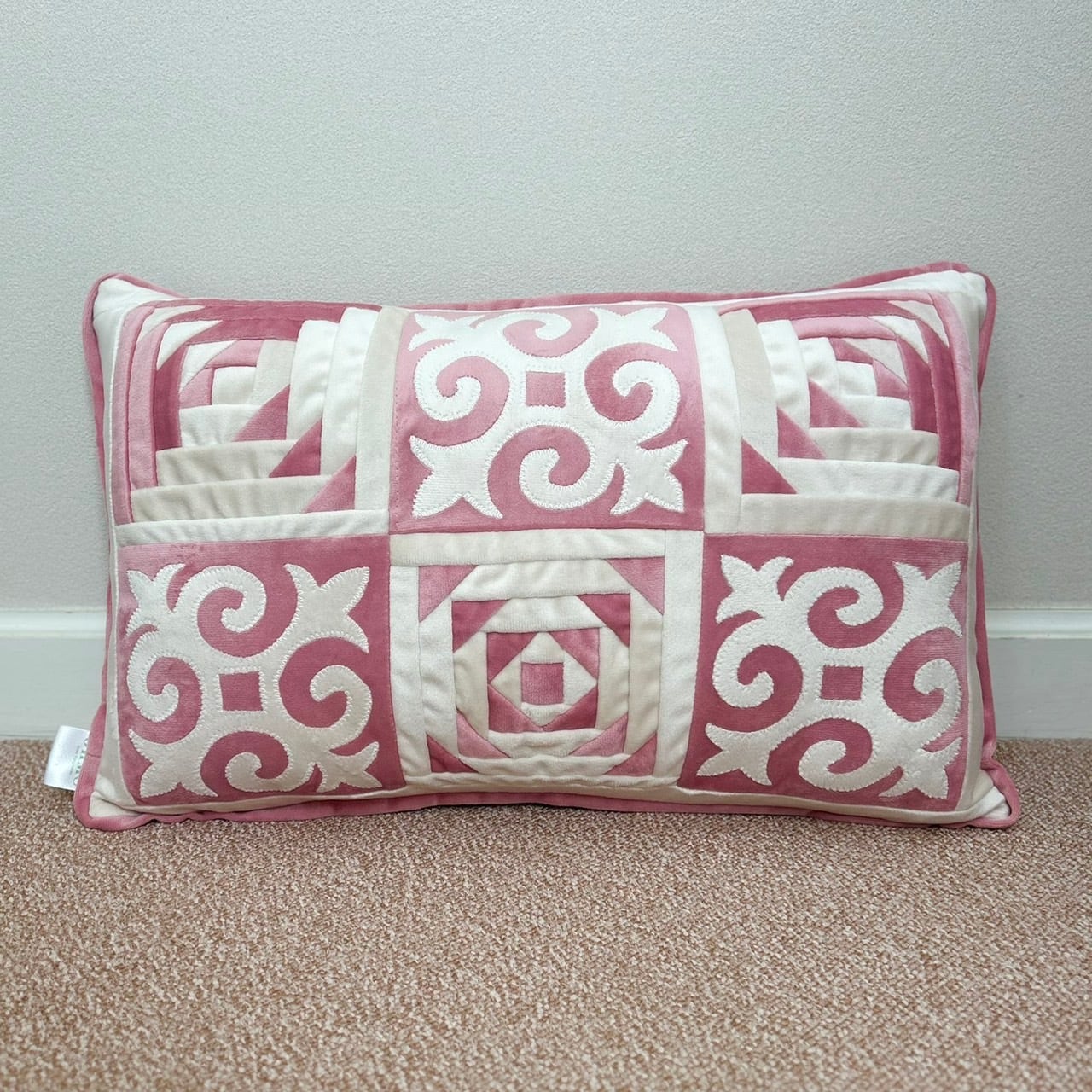 人気No.2】ピンク新登場！ キルギスパッチワーク・ハーフ クッション