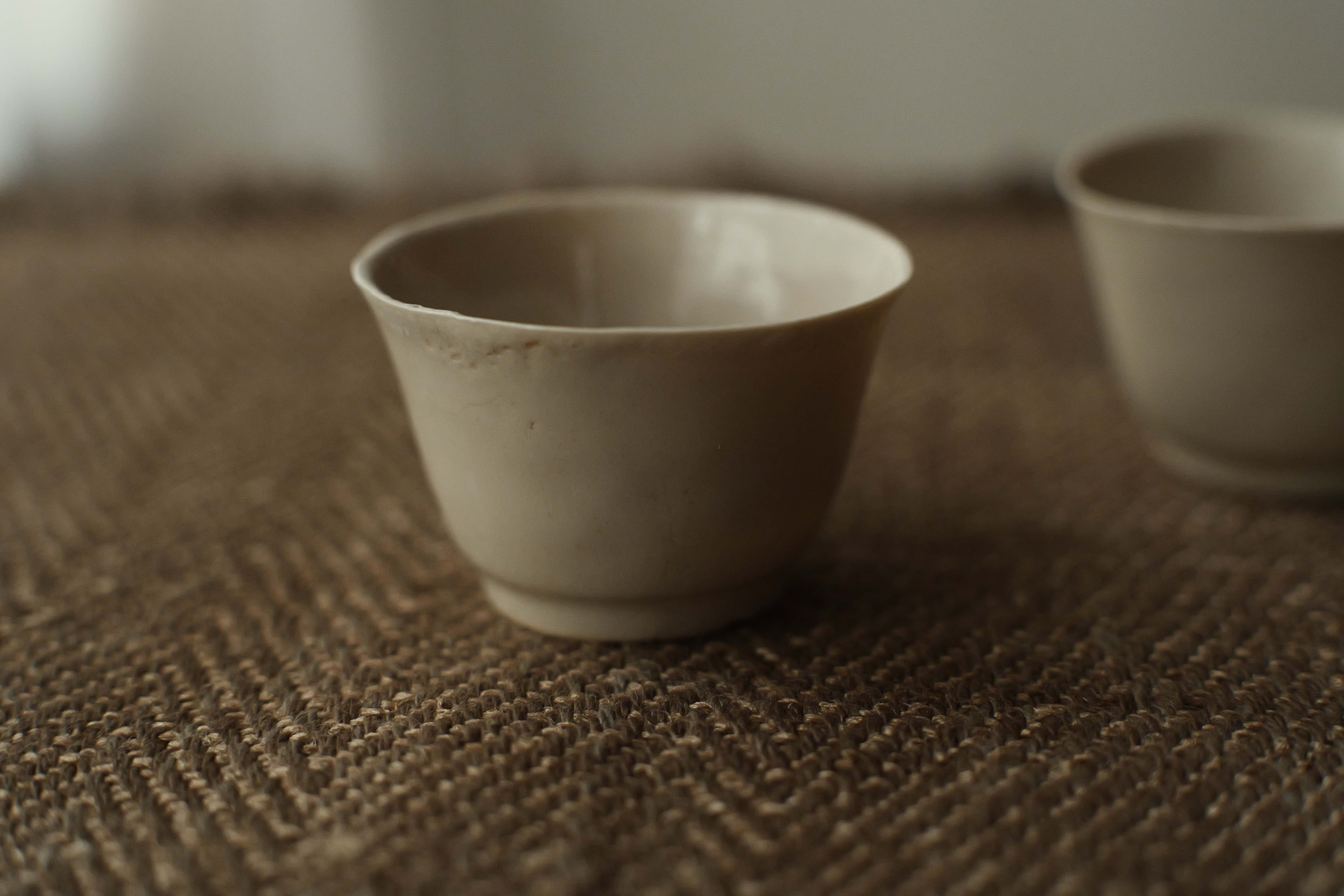 手拓薄胎灰釉茶杯・馬蹄＜徳化窯＞（型作り・手押し/約25cc） | 北白川
