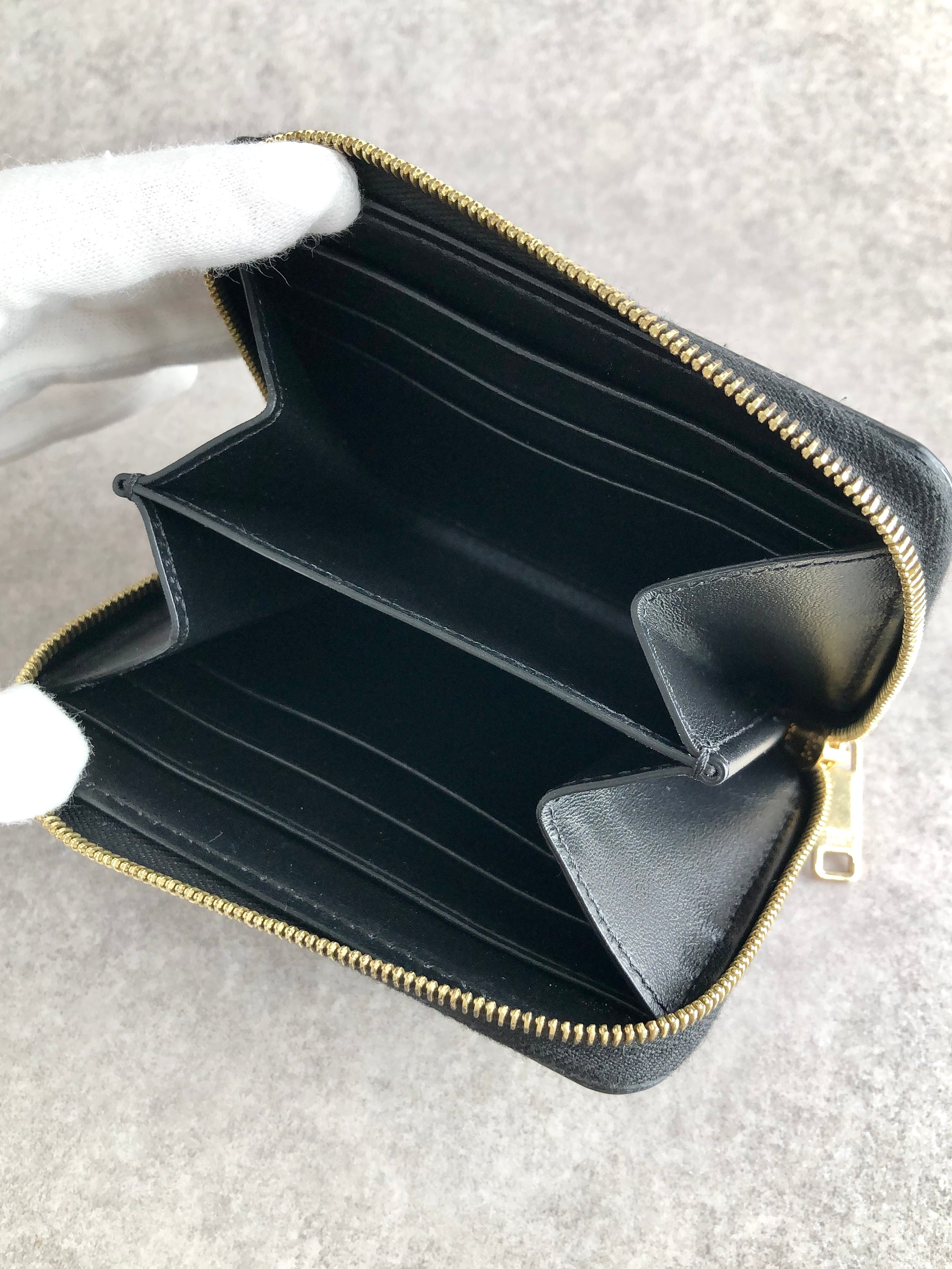 CELINE セリーヌ 財布 ブラック ロゴ レザー コンパクトウォレット