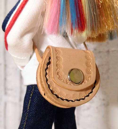 コロンとしたショルダーバッグ