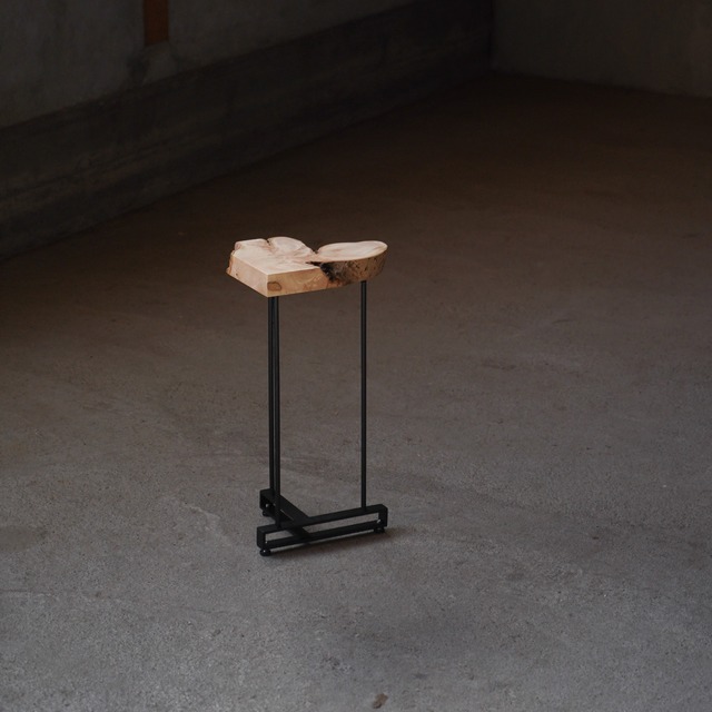 キンモクセイの一枚板  ソファーサイドテーブル