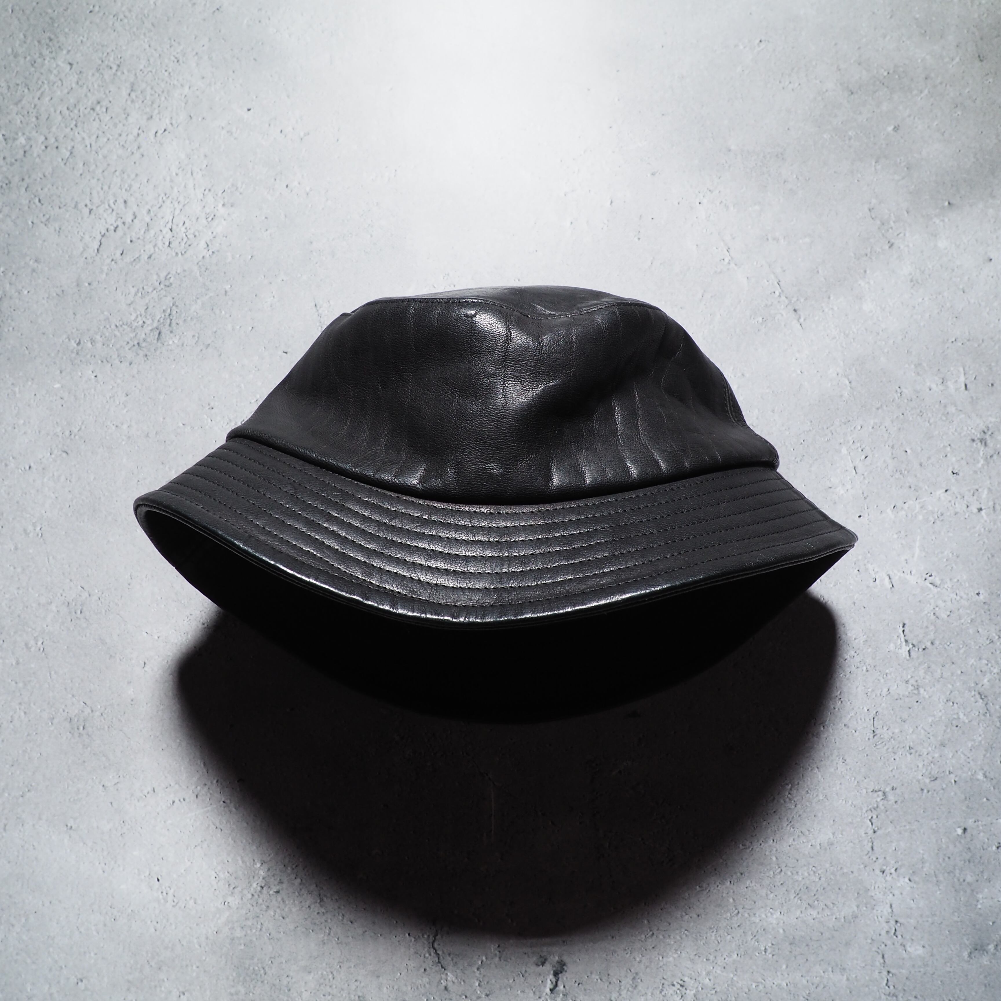 KIJIMA TAKAYUKI ” Black Beautiful silhouette Deer leather Bucket 