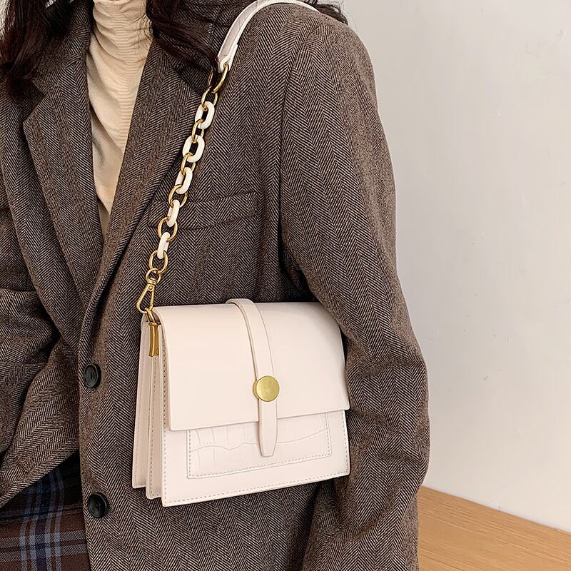 オータムウィンターレッド 秋物 冬物 スクウェア メッセンジャーバッグ Tiancai_Wing_Bag95491317556