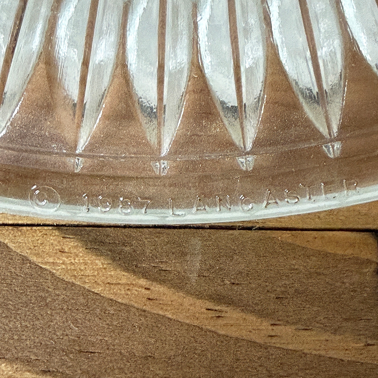 Vintage 1987 Lancaster Glass Prismatic Diamond Cut Bell Shade Dead Stock 1987年製 ランカスターグラス社 ダイアモンドカット プリズマティック ベル型グラスシェード 刻印入りデッドストック品