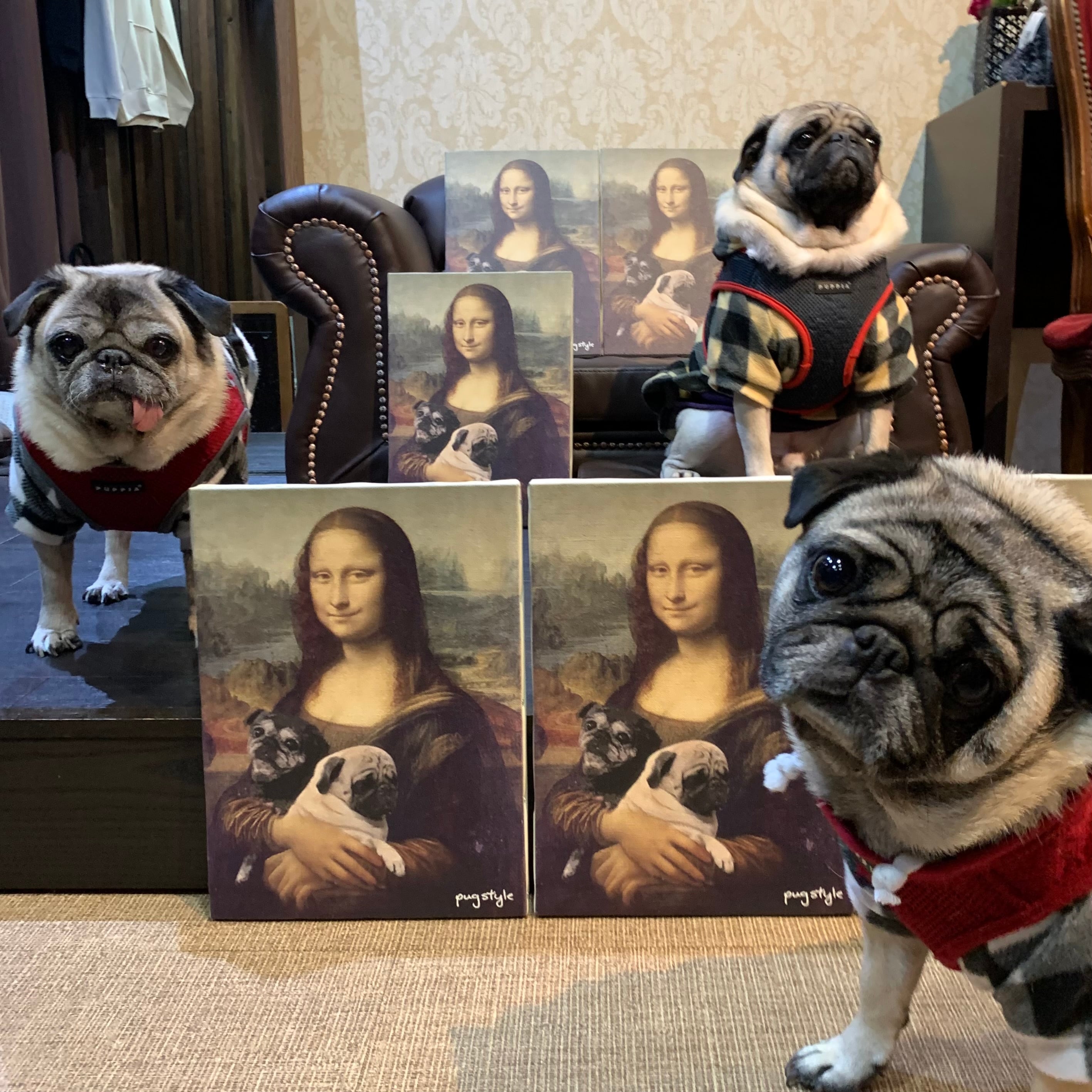 モナリザに抱かれるパグたち】パグ名画アートキャンバス | PUG STYLE