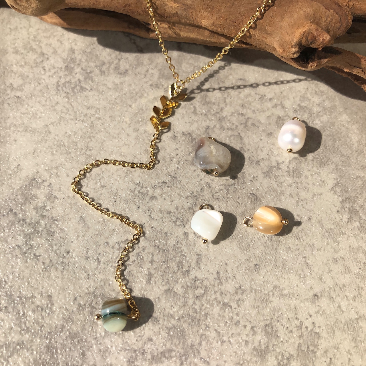 【自分でカスタム】 リーフデザイン ロング ゴールドネックレス