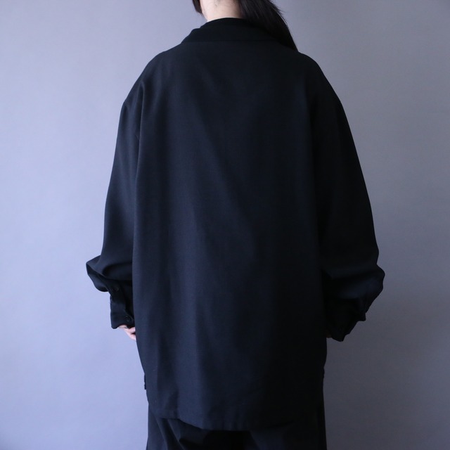 switching 3D knit design over silhouette shirt jacket