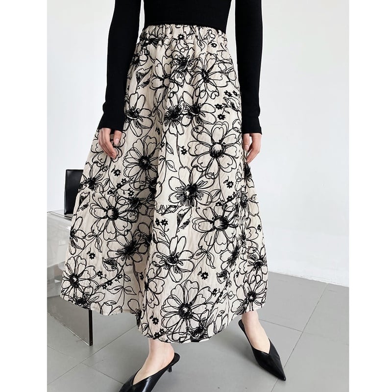 Flower embroidered flared skirt A1072 | Lucy's Select