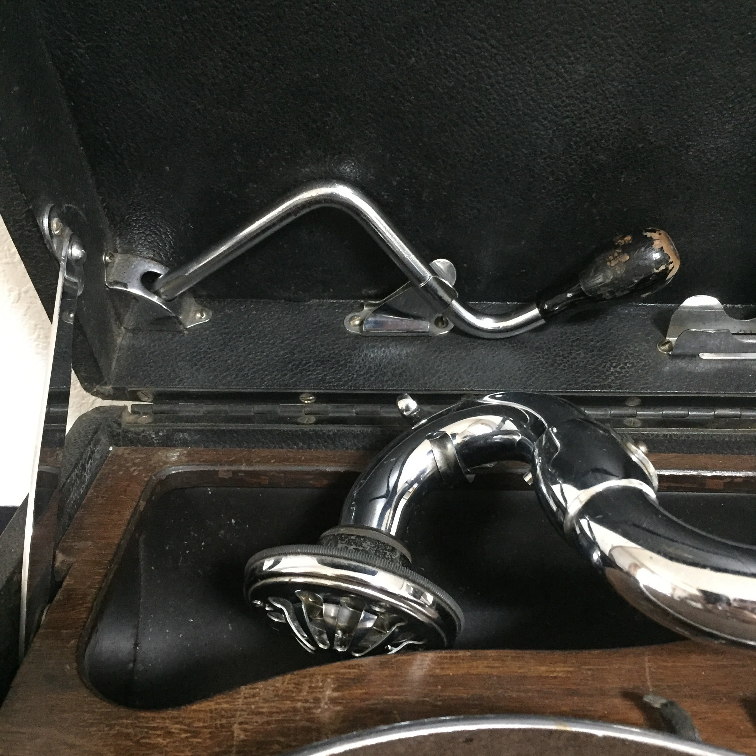 Antique Gramophone HMV 102 (Victor) | Antico