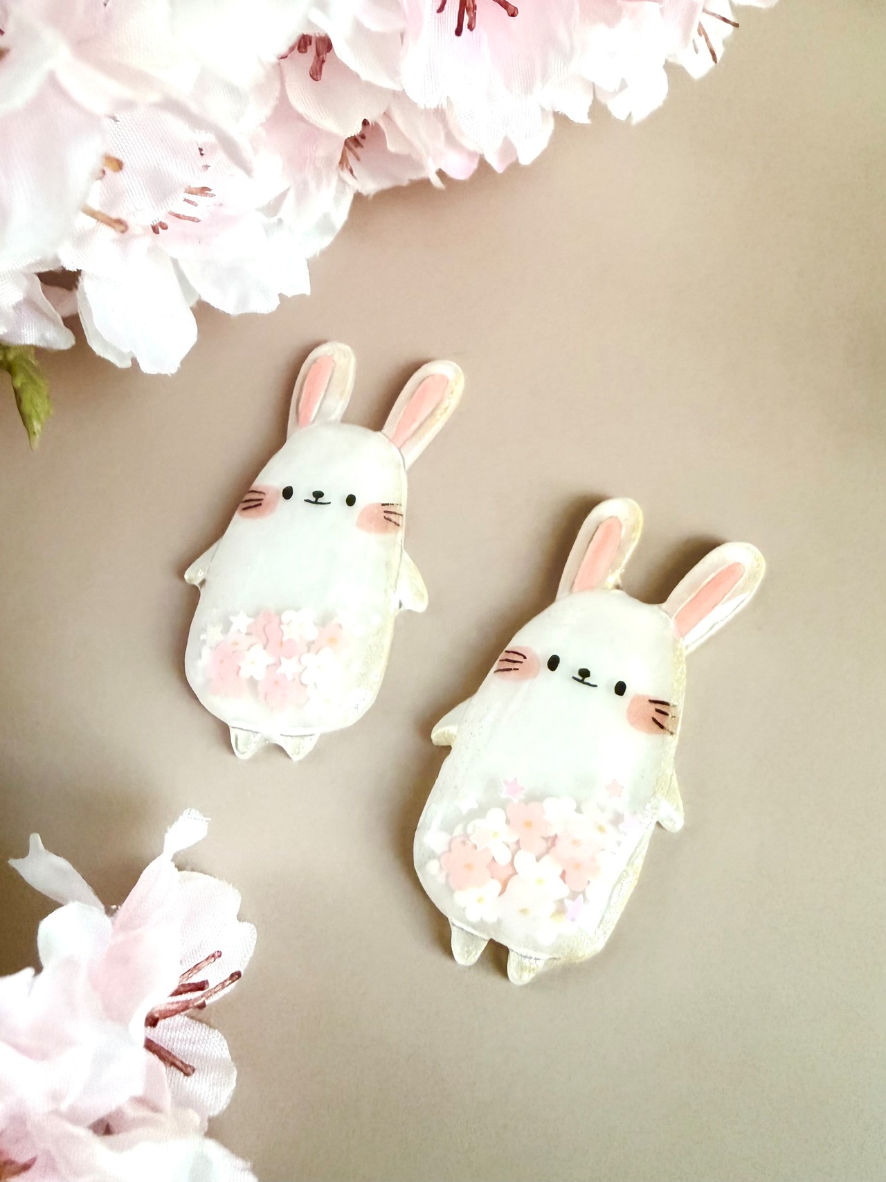 ブローチ『ぴょこぴょこうさぎさん』ストーリーカード付き