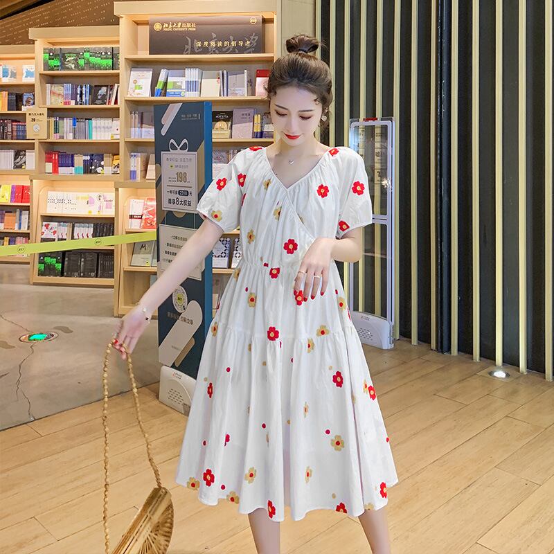 【新作】【送料無料】 マタニティウェア2020夏の新しい綿とリネンの刺繍フラワードレス小さな新鮮なVネックミドル丈マタニティドレス-アリババ コットン サマー 夏物 フラワーデザイン expec299287740410