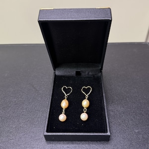 【Via Luna×神戸宝飾】 可愛さと上品さを楽しむ ダブルパールピアス