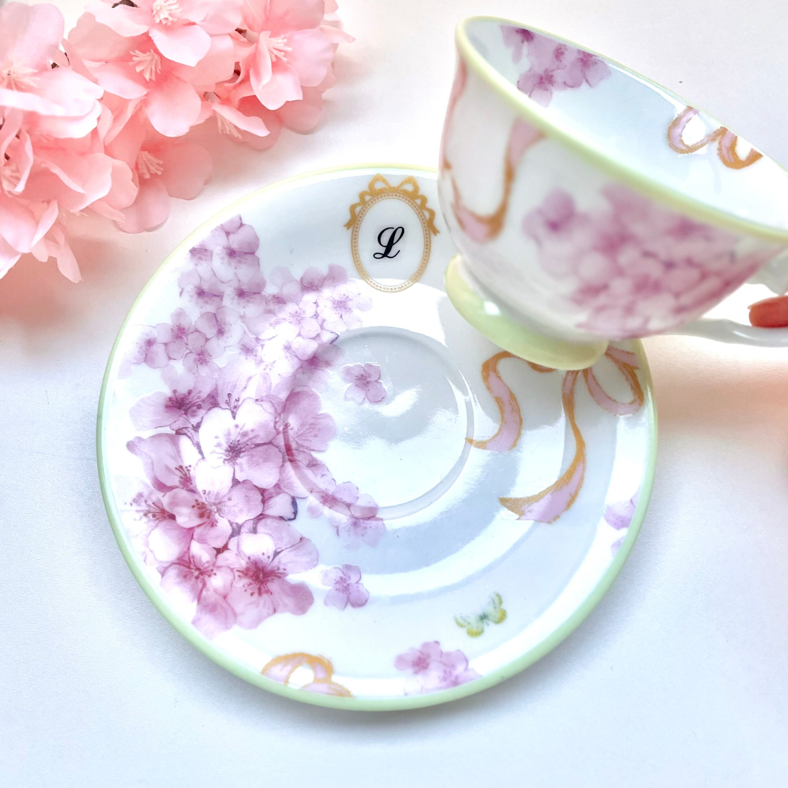 【お名前orイニシャル】桜とリボンのティーカップアンドソーサー 春 ピンク かわいい エレガント 姫系 陶器 磁器