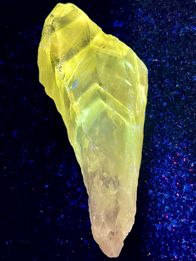 4) 神聖なる導き・内なる光(真実)「パウエライト」ファントム・アメジスト原石