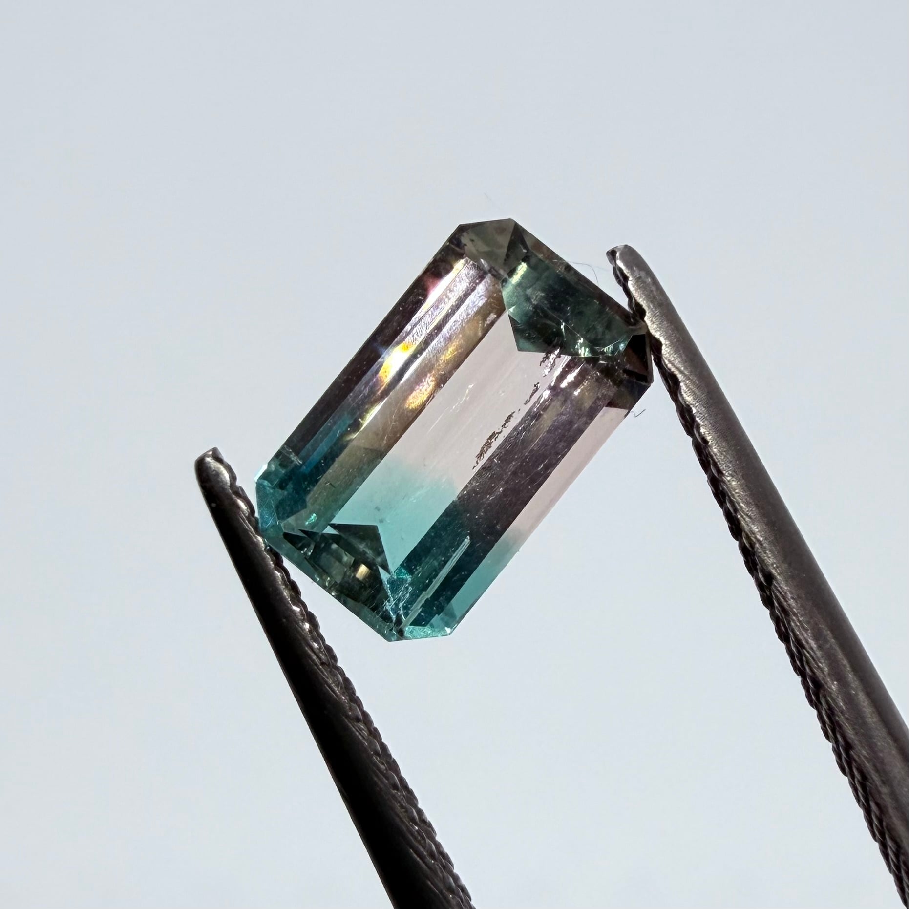 エメラルドカラーがアクセントなバイカラートルマリン