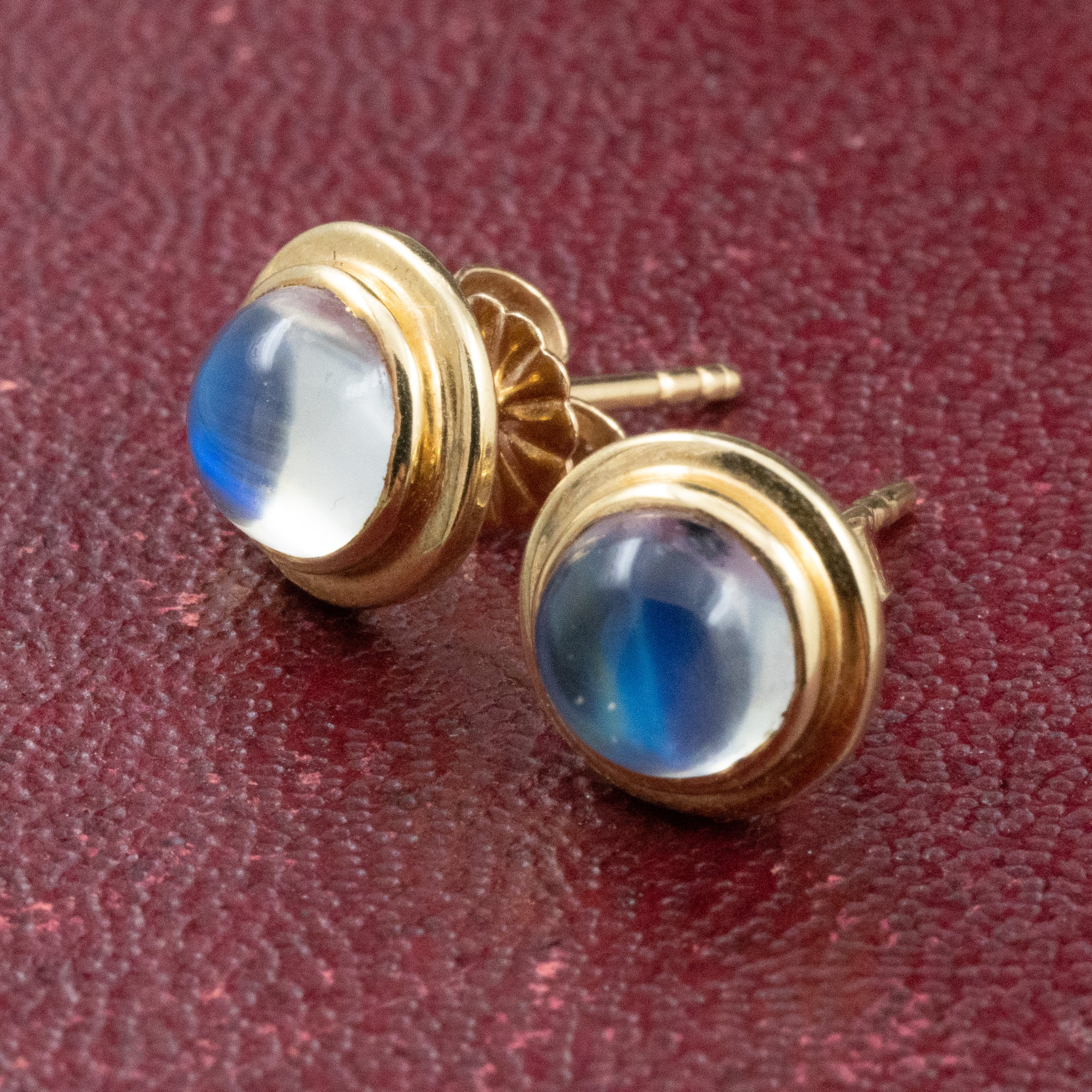 外国製 レトロデザイン K14 ブルームーンストーン ピアス 〜幻想的な月