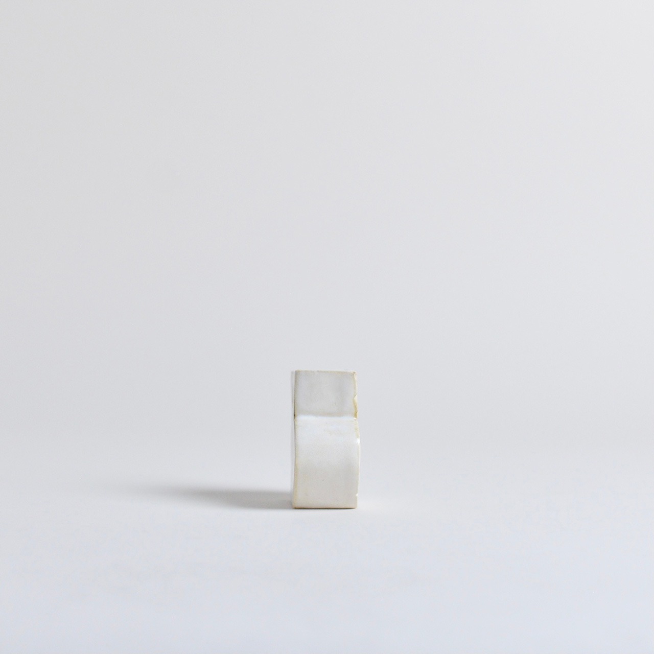 OluNoA / フラワーベース 【L】〈 陶器 / 花瓶 / 花器 / 花 / ドライフラワー / オブジェ 〉