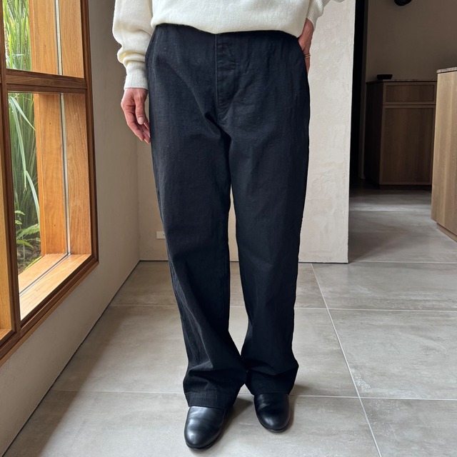 COMOLI ｜ ブラックデニム　オーバーパンツ