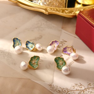 レディース ピアス ジュエリー アクセサリー かわいい 大人可愛い 上品 お洒落 レトロ アジアン こなれ感 キュート フェミニン 花柄 フラワー デート お出かけ イベント リゾート 旅行 海 お買い物 女子会 休日 カフェ 普段使い コーデ 10代 20代 30代 プチプラ 夏 秋 春カラー カラバリ 大人カラー 青 緑 紫 ブルー グリーン パープル