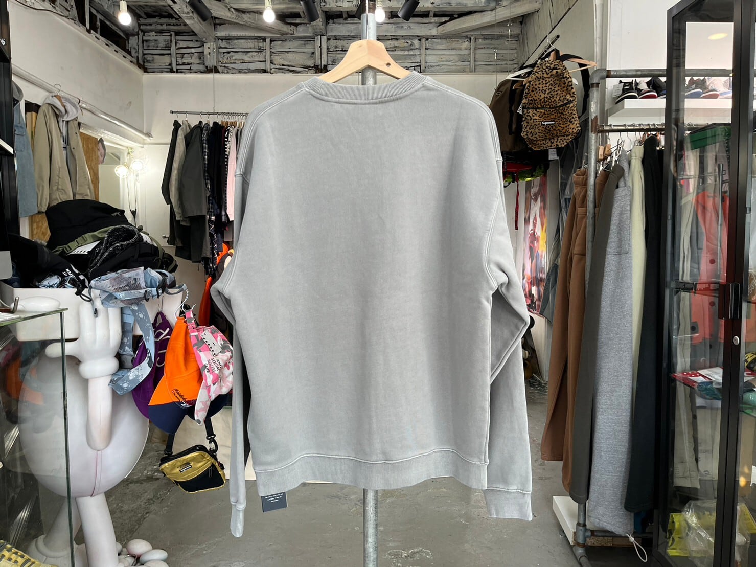 KITH CYBER MONDAY CREWNECK STAUE LARGE 84444 | BRAND BUYERS OSAKA