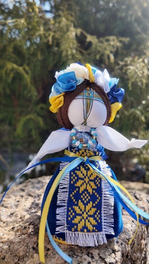 UA.Designer手作りモタンカ 14cm（ウクライナの御守り）スタンド付き