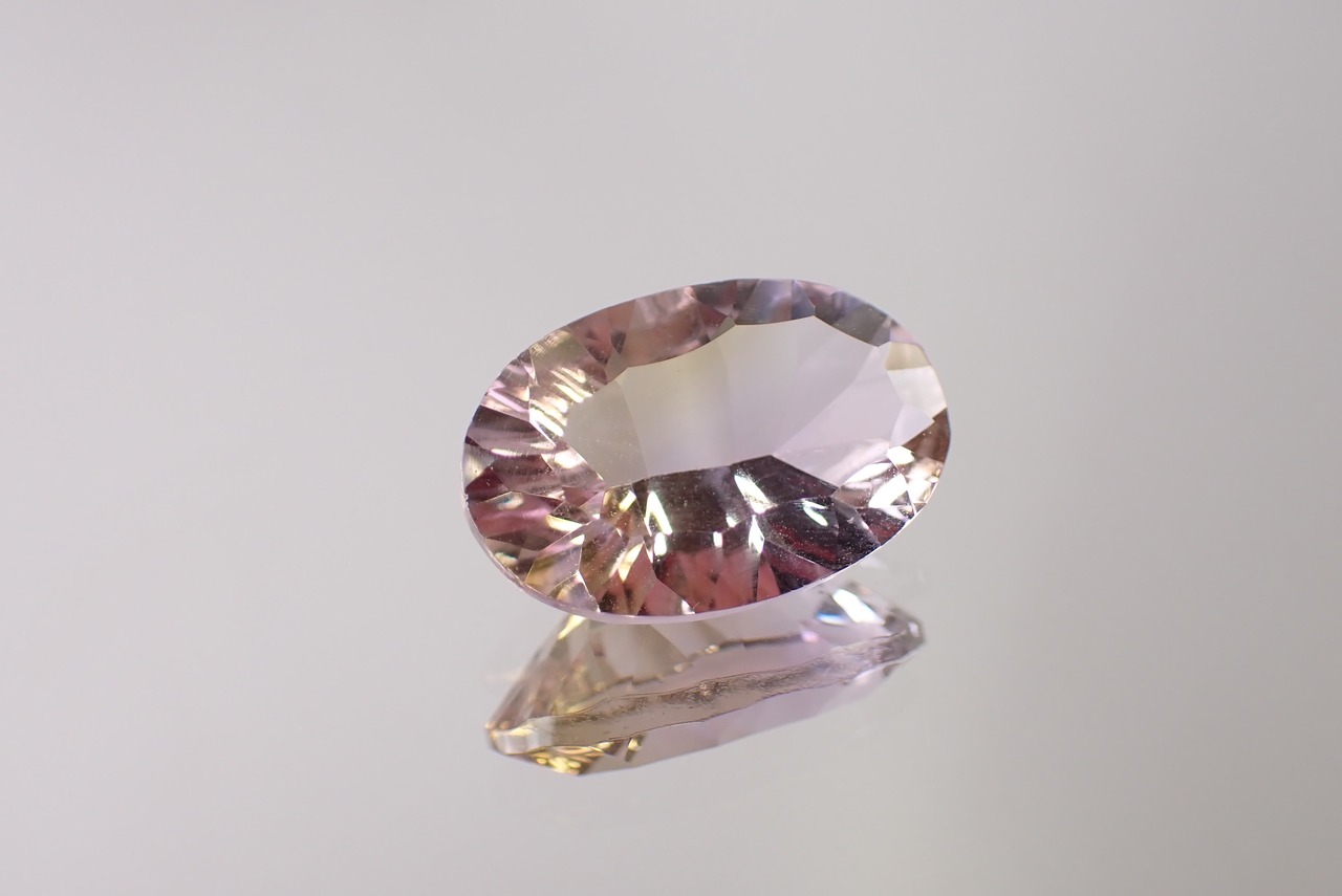 アメトリン(コンケーブカット)　9.79ct　[C7‐210]