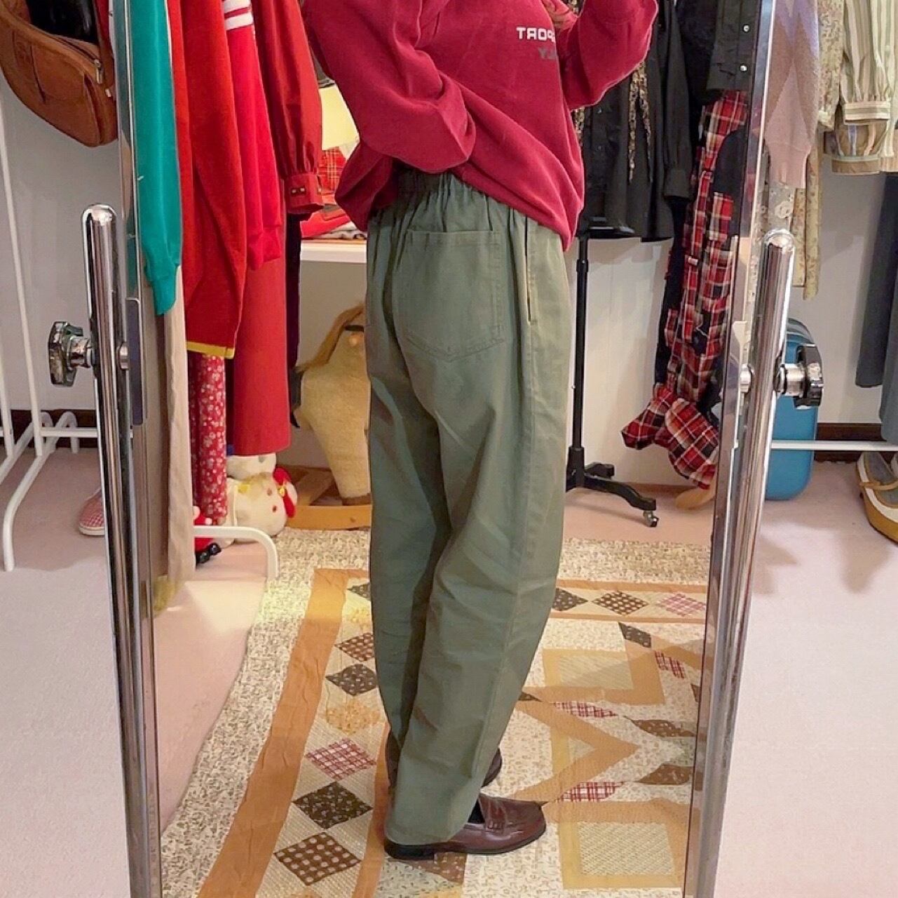 khaki string tapered pants