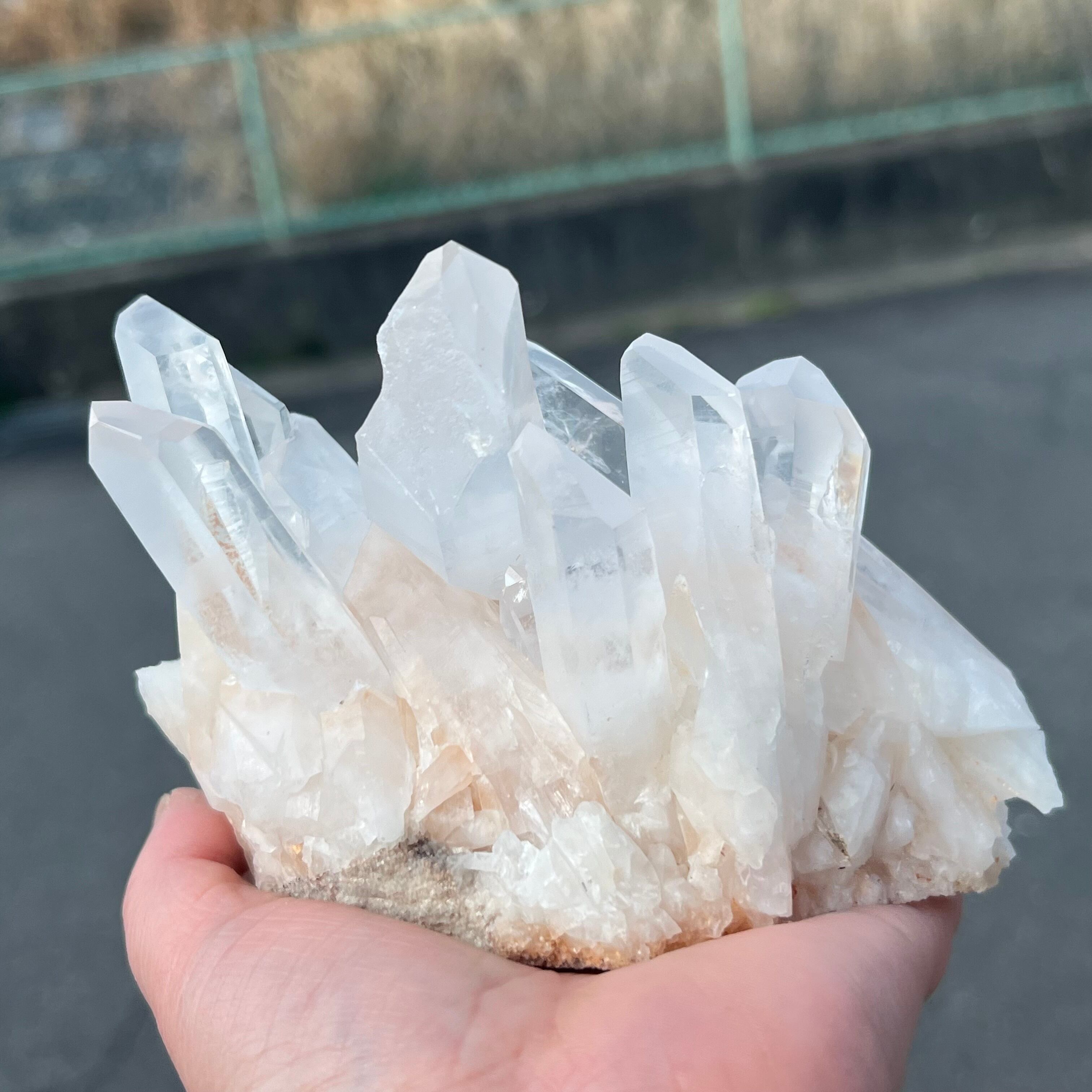 重量感たっぷり✨水晶クラスター ブラジル産⑳ 953g 重量感たっぷり✨水晶クラスター ブラジル産⑳ 953g