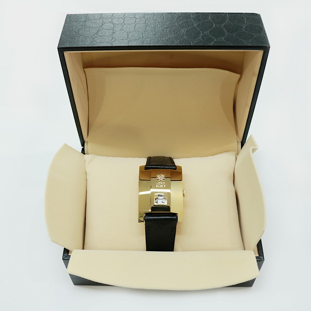 【訳あり品／展示品／小傷変色あり】本数限定特価 レクタンギュラー|ゴールドレザー(ブラック)