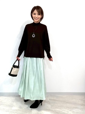 サテンギャザーロングスカート