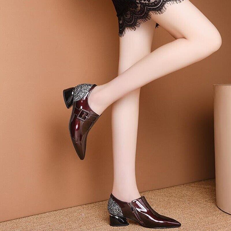 【新作】【送料無料】 革の秋の靴女性2019新しい深い口の革の靴はsiで厚い春と秋の明るい革の女性で指摘 シューズ スプリング 春物 オータム 秋物 レザー 10b326724435562