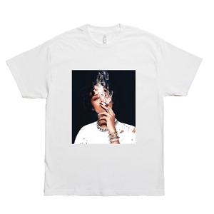 Rihanna Smoking Poster S/S Tee  (white)
